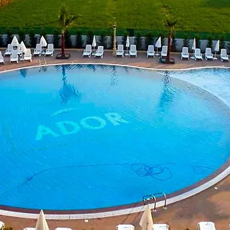 ホテル Ador